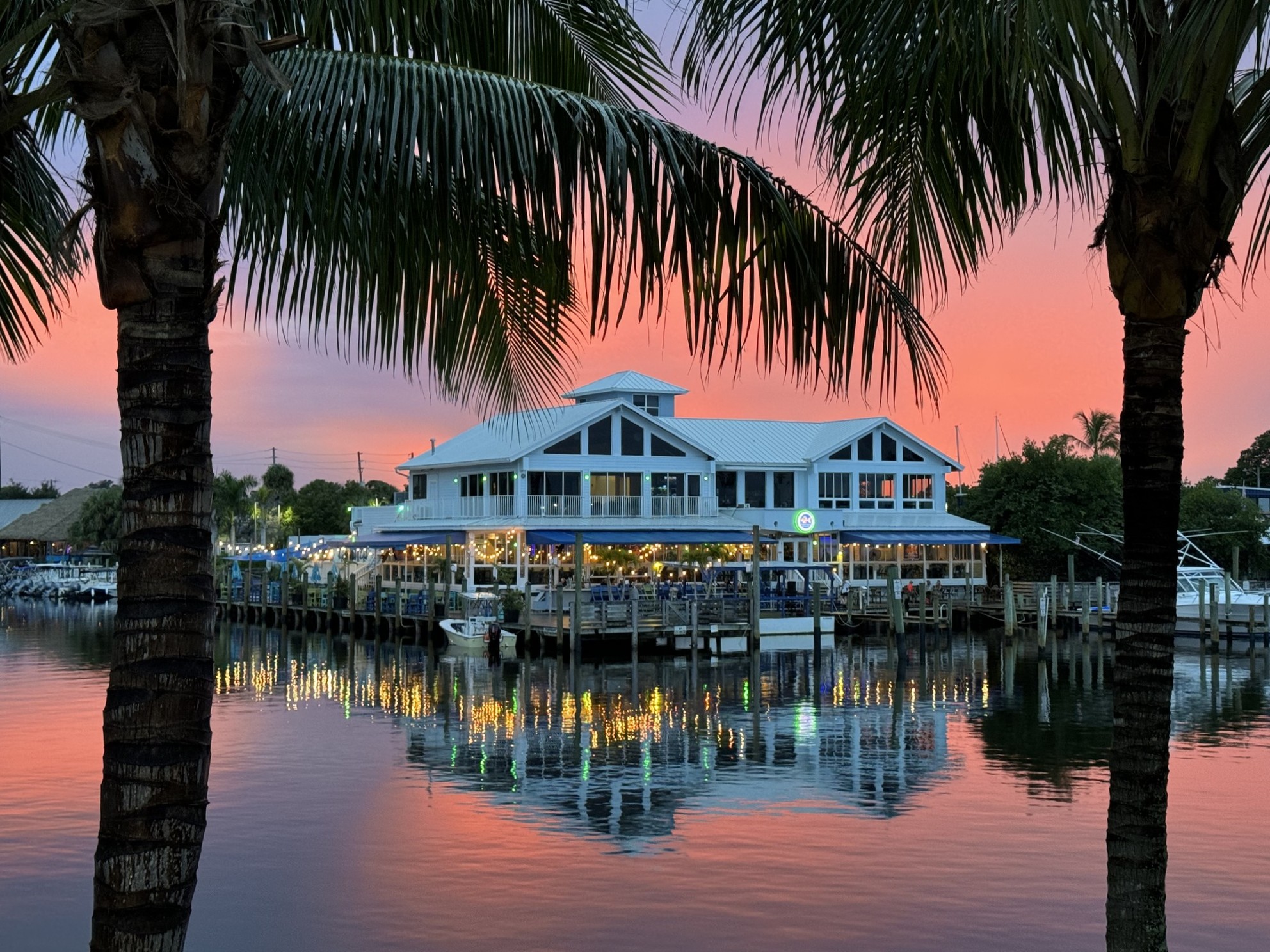 Waterfront Dinning Image