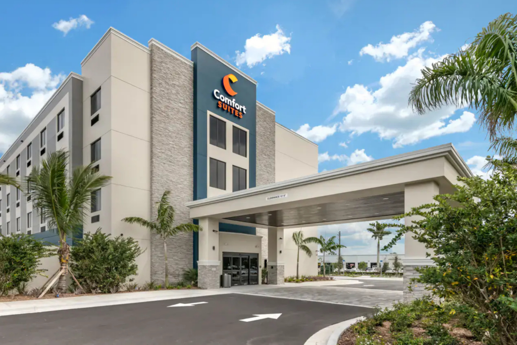 Comfort Suites Stuart exterior